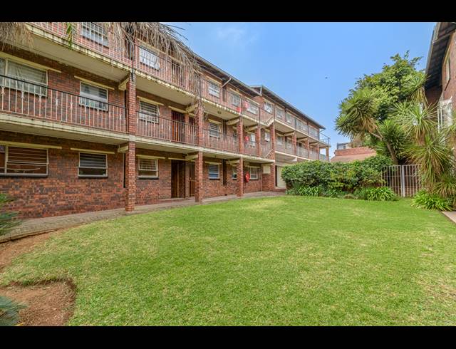 2 BEDROOM APARTMENT FOR SALE IN FERNDALE